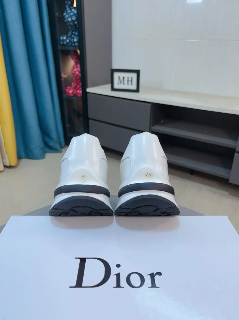 Ex-factory price 400🌹🌹【Dior】Best-selling model, world premiere on official website🔝High-end brand of men's shoes, latest series on official website: The upper is made of imported cowhide with specially designed fabrics➕Mesh breathable lining. Make walking more convenient and comfortable! Compared with the official quality, Midea’s 1:1 replica. Create a fashionable personality to set off your uniqueness! A must-have for trendy men! Classic style. Men's sizes: 38-44.